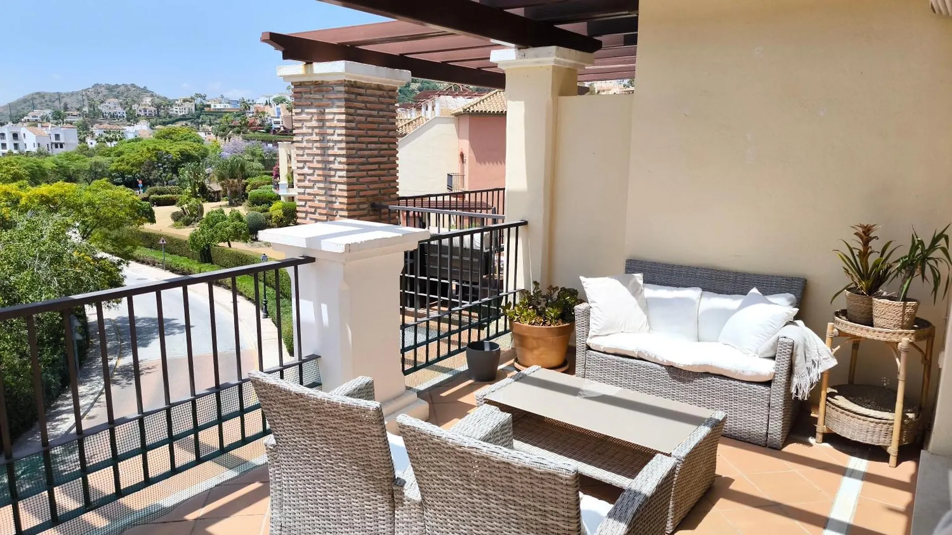 Las Jacarandas Penthouse With Stunning Views & Private Rooftop 0*, Benahavís