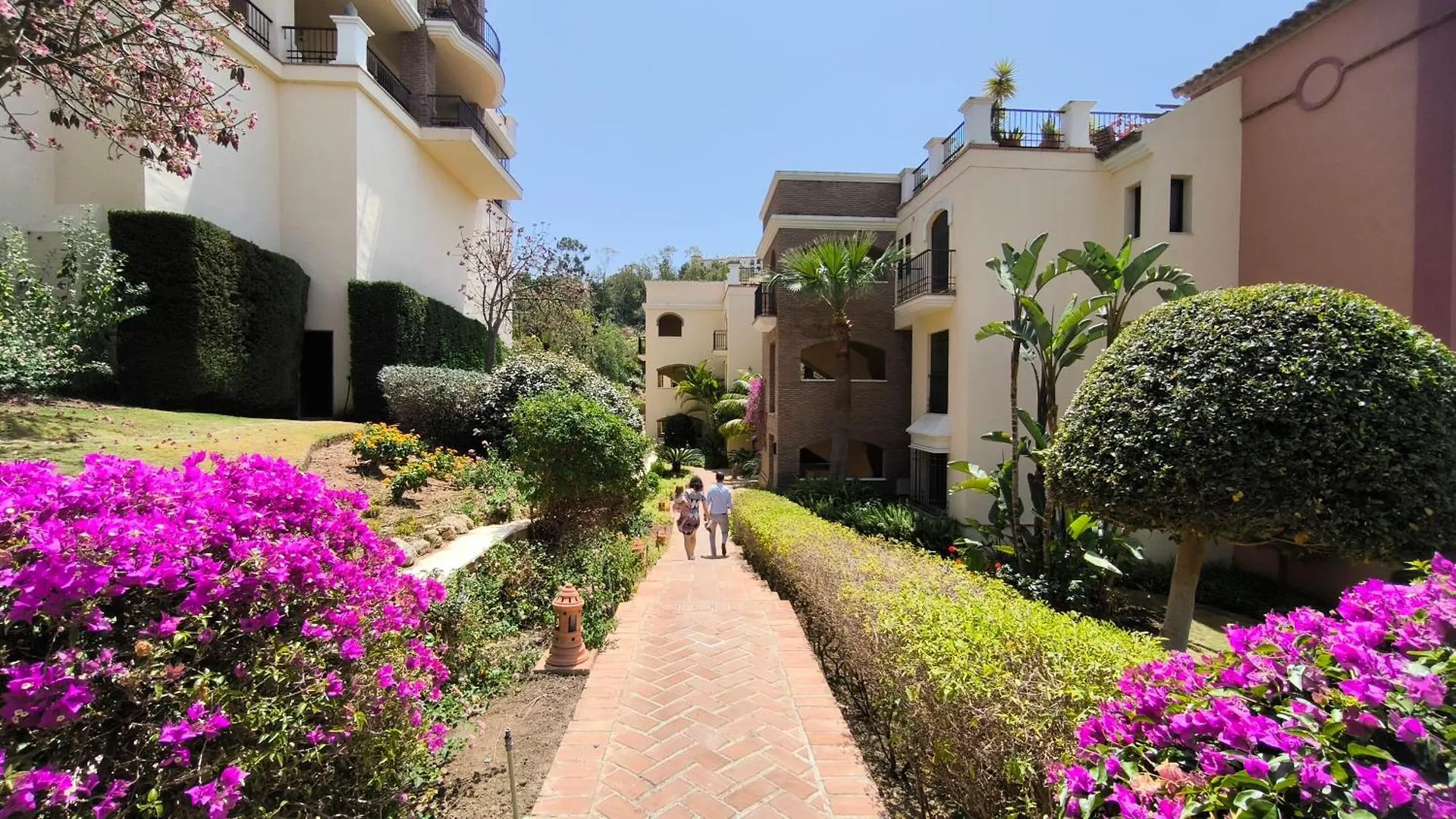 Las Jacarandas Penthouse With Stunning Views & Private Rooftop 0*, Benahavís