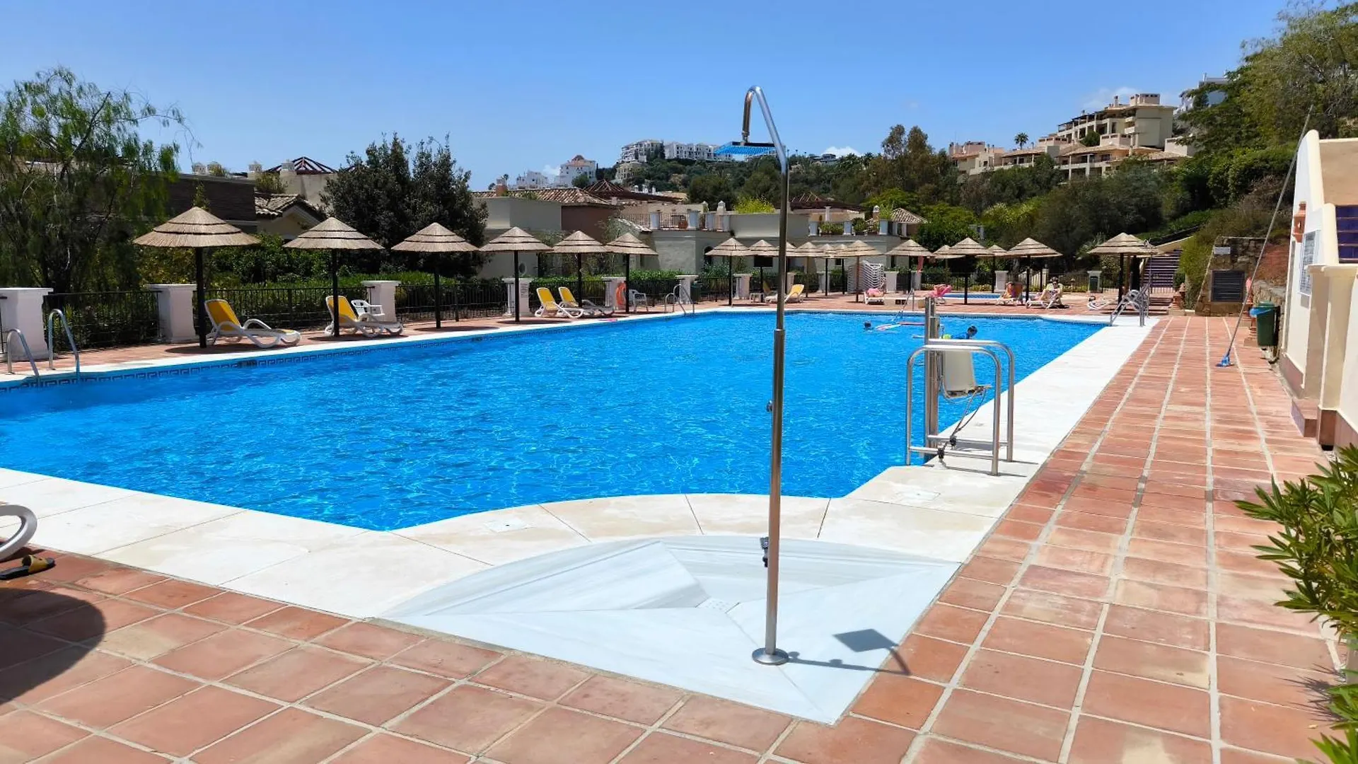 Las Jacarandas Penthouse With Stunning Views & Private Rooftop